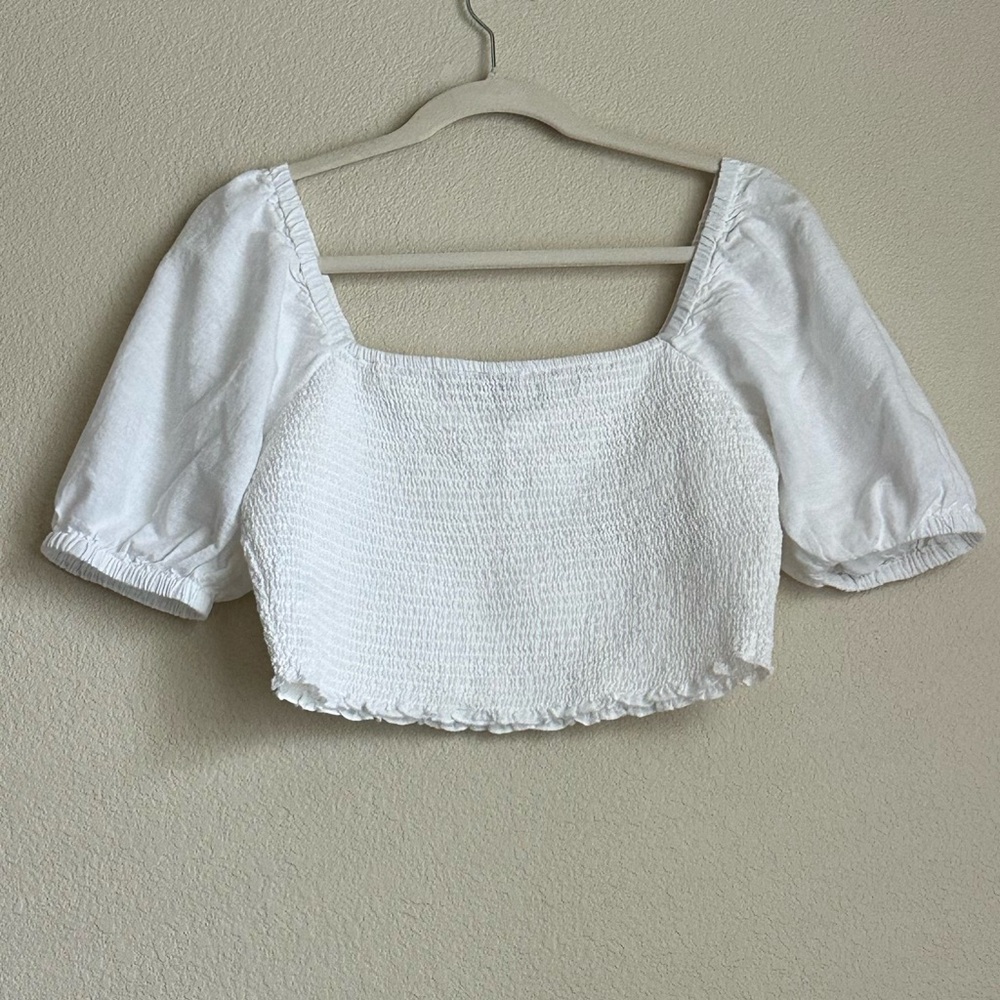 White American Eagle Smocked Women's Top
